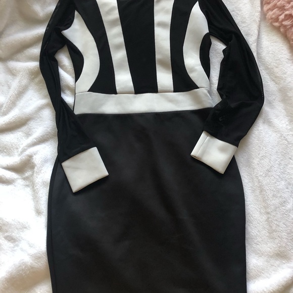 Knee length dress - Picture 2 of 2